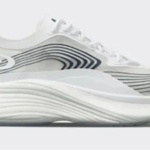 APL Women Streamline White/navy  Running Shoes Sneakers Size 9.5 new . No box.